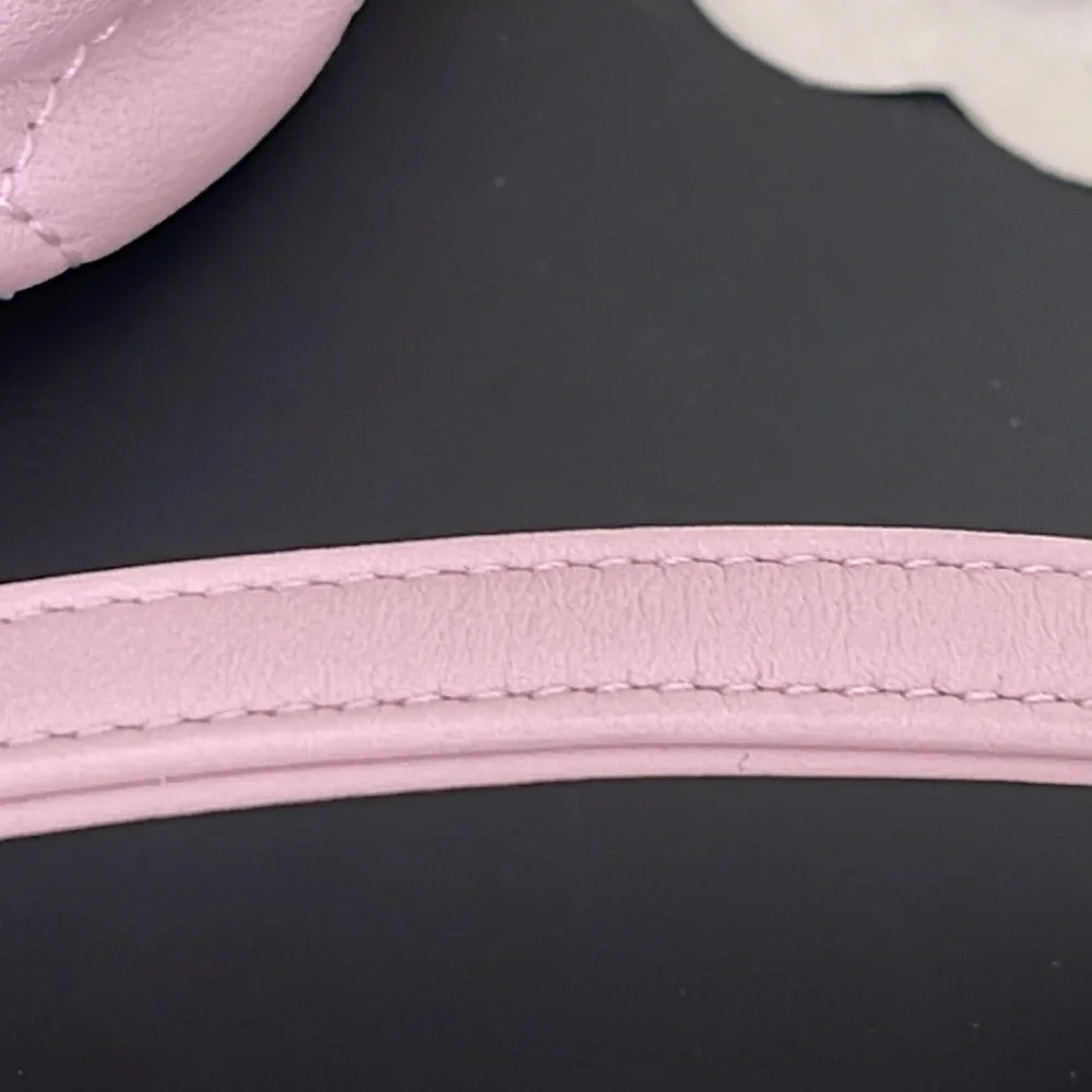 CHANEL Authentic 100% Luxurious Lamb leather bag - Picture 6 of 16